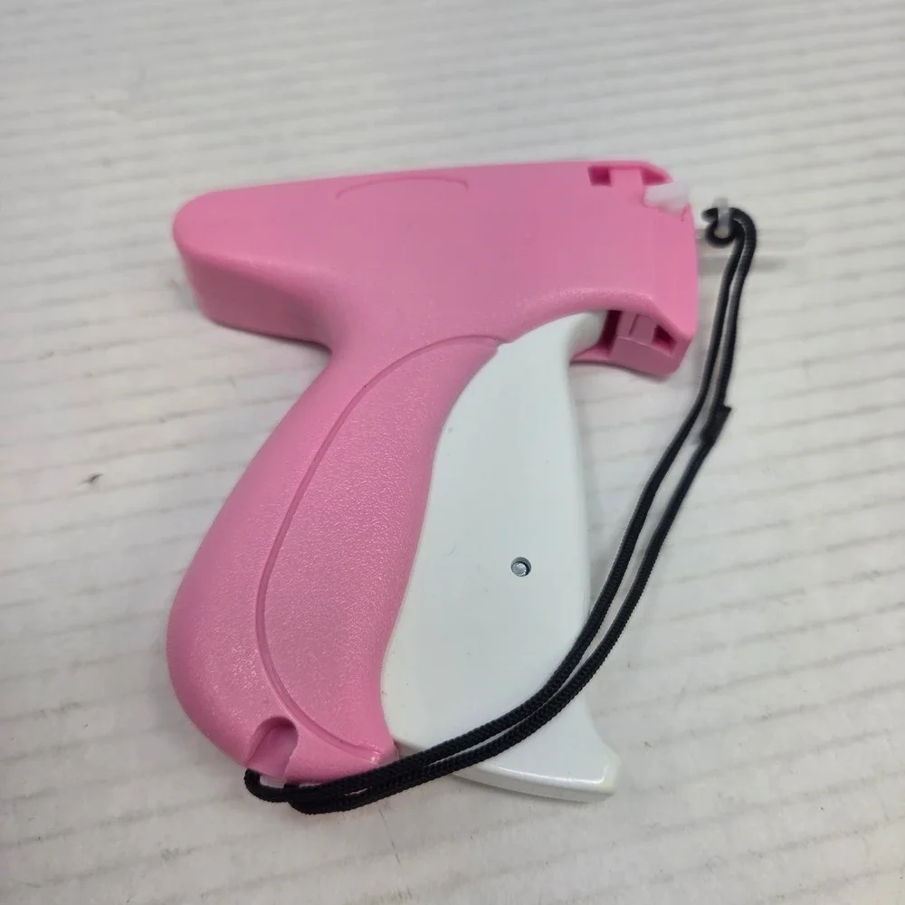 Unbranded tagging gun